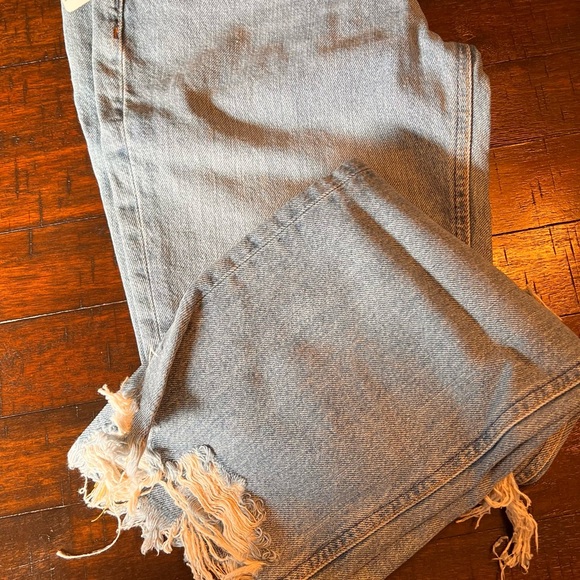 Free People Blue Cropped Ankle Jeans with Distressed Details new - Picture 3 of 7